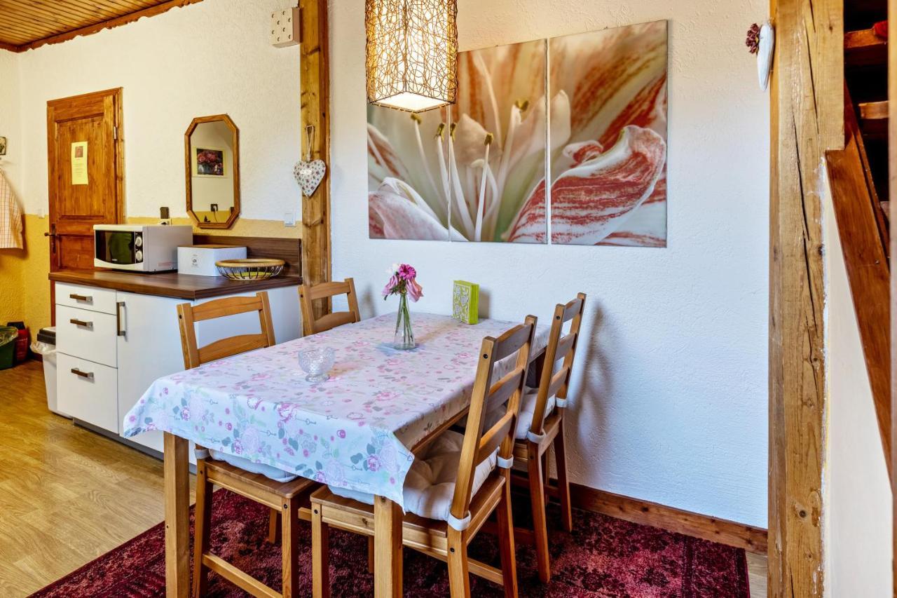 La Rose Apartment Tengen Екстериор снимка